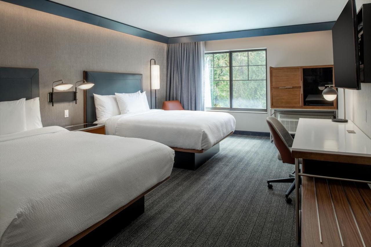 Courtyard By Marriott Olympia Exterior foto