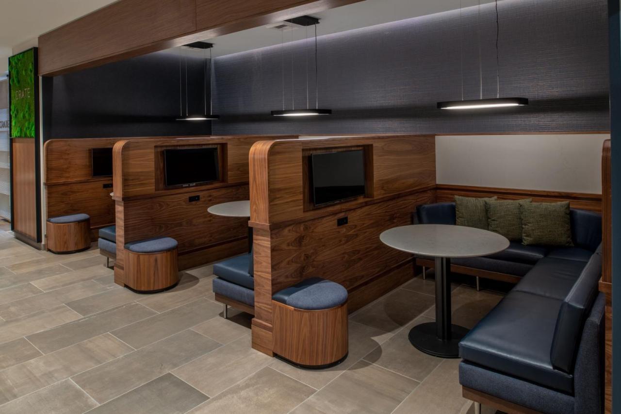 Courtyard By Marriott Olympia Exterior foto