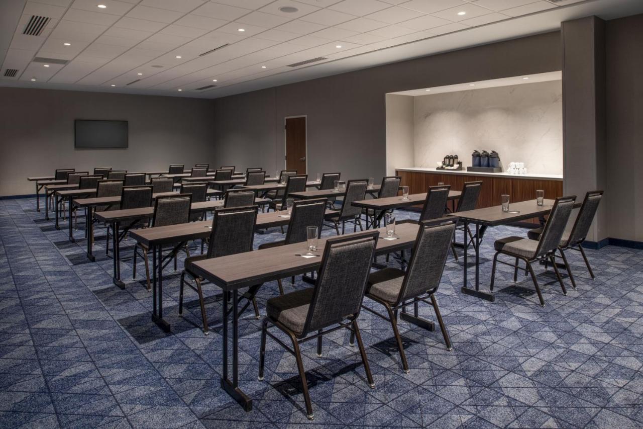 Courtyard By Marriott Olympia Exterior foto