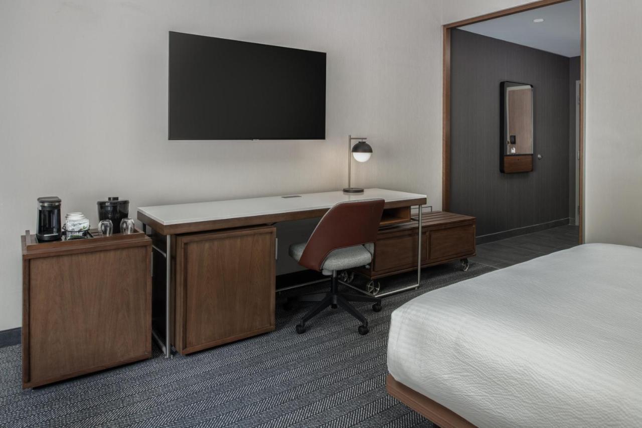 Courtyard By Marriott Olympia Exterior foto