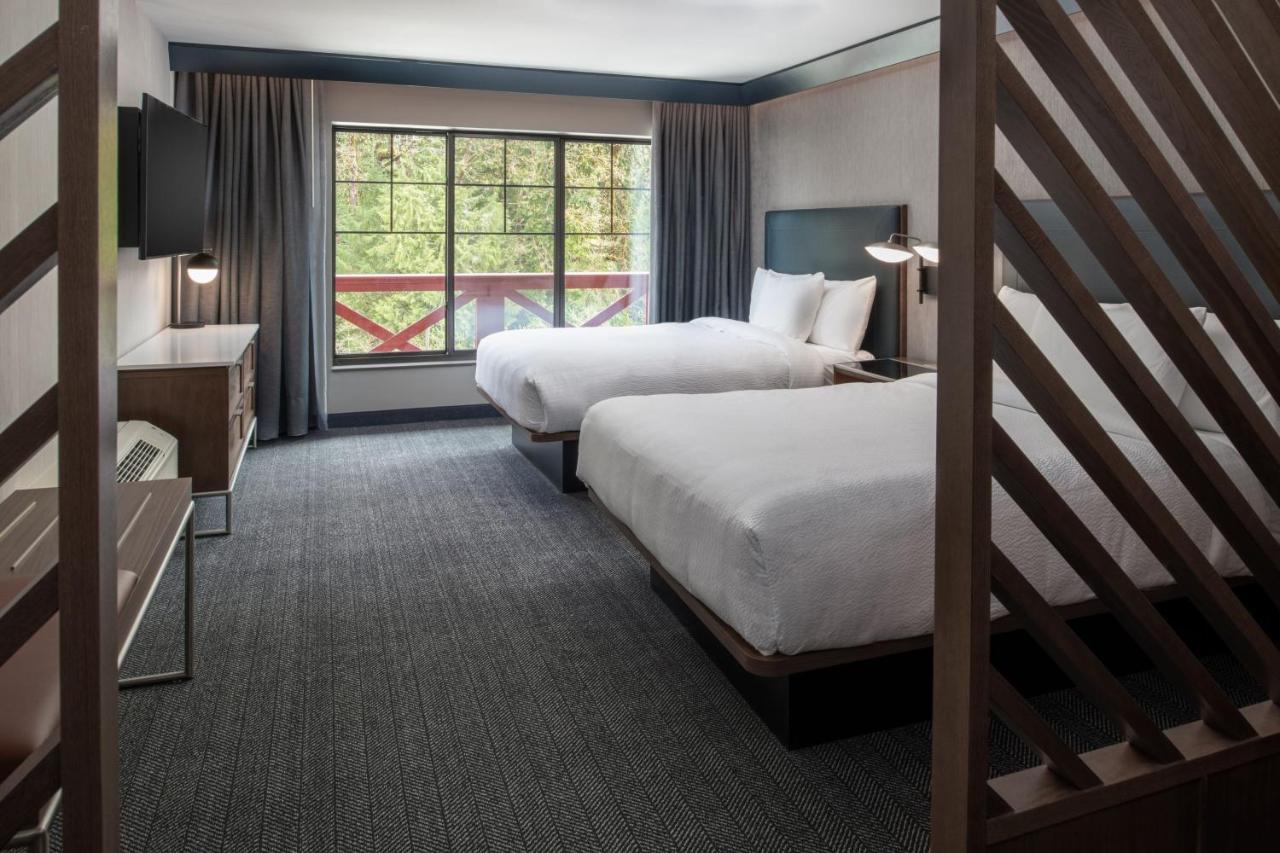 Courtyard By Marriott Olympia Exterior foto