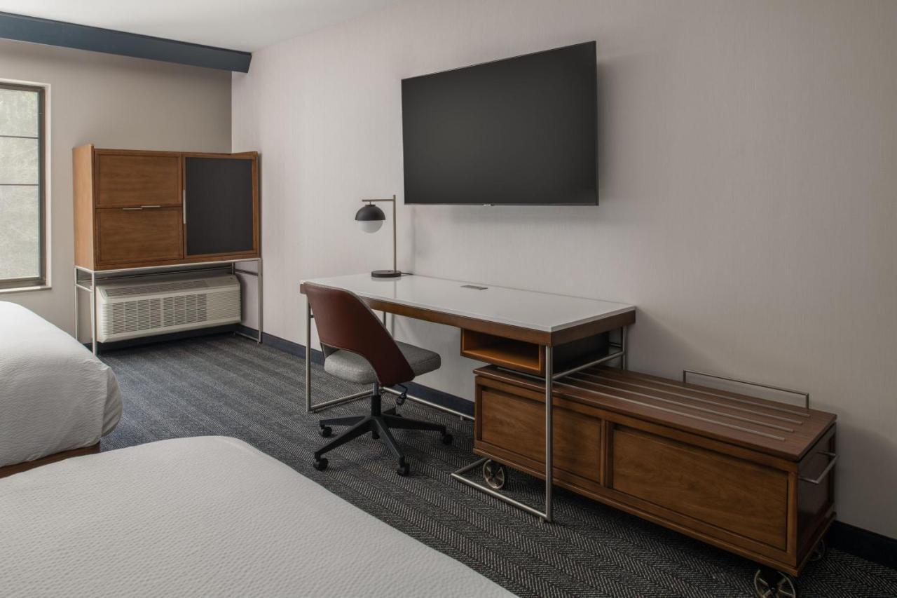 Courtyard By Marriott Olympia Exterior foto